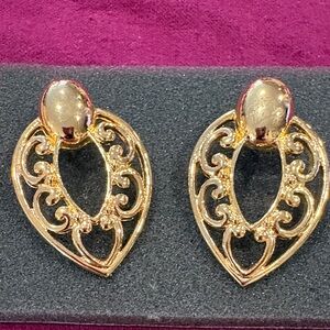 Avon Gold Filigree Heart Earrings